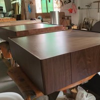 Table carrée minimaliste nordique italienne, table basse en placage de noyer noir d'Amérique du Nord avec rangement, mobilier de maison en gros