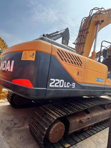 Excavatrice sur chenilles d'occasion Hyundai Robex 220LC-9S, faible nombre d'heures de travail, en stock - Product Image 3