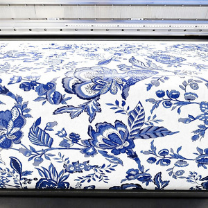 Tissu polyester imprimé numériquement par transfert, motif floral, de la marque Zhongda Alliance, pour vêtements, literie et sacs. - Product Image 1