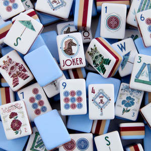 En stock, vente en gros, jeu de mahjong américain de luxe en acrylique gravé, 160 tuiles, nouveau - Product Image 1