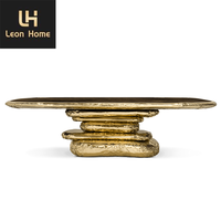Table à manger antique en Stonehenge naturel classique au design exclusif de luxe personnalisée en usine Table à manger en métal doré