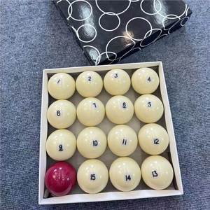 Haute qualité 68mm russe pyramide résine <span class=keywords><strong>boules</strong></span> ensemble Europe <span class=keywords><strong>de</strong></span> l'est Style <span class=keywords><strong>billard</strong></span> queue boule <span class=keywords><strong>billard</strong></span> Sport équipement boîte emballage - Product Image 1