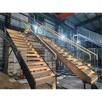 Escalier extérieur droit haut de gamme à double poteau avec balustrade en verre de qualité supérieure et marches en bois traité