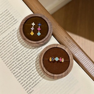แหวนใบโคลเวอร์สี่แฉก เงินแท้ S925 ประดับเพชรหลากสี เครื่องประดับผู้หญิงสำหรับใส่ทุกวัน - Product Image 4