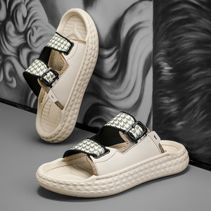 Pantuflas de Verano 2026 para Hombre |   Sandalias de Punta Abierta para Interiores y Exteriores, Antideslizantes, con Suela Suave y Sensación de Nube, Estilo Casual y Fácil de Poner - Product Image 1