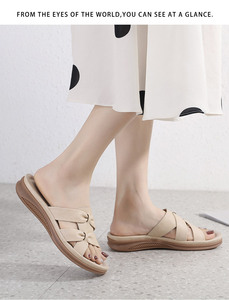 รองเท้าดีไซเนอร์ผู้หญิงปี <span class=keywords><strong>2026</strong></span> แฟชั่นฤดูร้อน รองเท้าแตะแบบสวมเปิดส้น รองเท้าสไลด์ชายหาด รองเท้าส้นเตารีดแบบสวม - Product Image 5