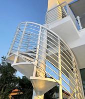 Escalier en colimaçon extérieur VIKO 2025 blanc pur, adapté aux cours, terrasses et villas