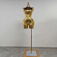 Mannequin Femme Courbes Voluptueuses et Hanches Proéminentes, Style Brésilien, en Fibre de Verre Revêtue de Cuir Doré, Torse Demi-Taille Grande Taille pour la Vente