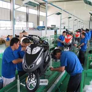 Fabrika fiyat otomatik motosiklet montaj hattı bant konveyör