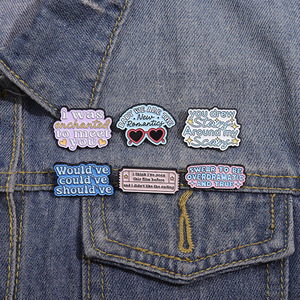 Spilla in Metallo Inglese con Scritta 'Could Have Been Should Have' in Colori Pastello, Accessorio Creativo per Colletto, Badge Decorativo EVER - Product Image 4