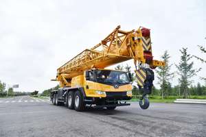 Grue de camion QY80K5D avec bras principal de 50.5m et flèche longue pour une portée améliorée - Product Image 2