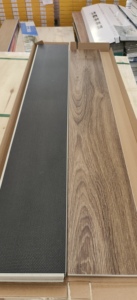 Revêtement de <span class=keywords><strong>sol</strong></span> SPC à clic couleur bois, revêtement de <span class=keywords><strong>sol</strong></span> LVT, <span class=keywords><strong>carrelage</strong></span> <span class=keywords><strong>vinyle</strong></span> de luxe 6 mm, <span class=keywords><strong>sol</strong></span> SPC à clic avec IXPE pour salon - Product Image 4