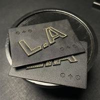 Étiquettes en cuir véritable de haute qualité, personnalisées avec logo en relief, découpées au laser, écologiques, à coudre sur les vêtements
