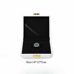 Caja de almacenamiento de joyas de lujo personalizada, caja de exhibición de joyas de cuero de alta gama para anillos, collares y pendientes. - Product Image 6