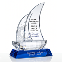 Nouveau design Trophée voilier en cristal K9 avec grande surface de gravure et base en cristal bleu, récompense pour les réalisations professionnelles