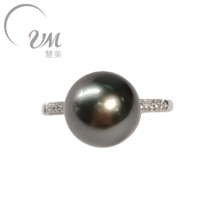 Anillo Unisex Clásico de Piedra Preciosa con Perla Negra de Tahití en Engaste de Oro de 18K y Diamante en Forma de Estrella de Cuatro Puntas, Certificado por el NGTC - Product Image 1