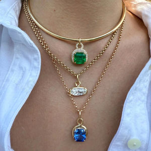 Collar de plata 925 Gemnel con esmeralda de calidad y diamantes talla Asscher Pirouette, ideal para regalo. - Product Image 5