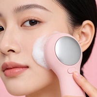 Brosse Nettoyante Visage Électrique en Silicone Multicolore pour Femme avec Tête Chauffante Massante en Métal – Vente en Gros