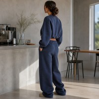 Ensemble deux pièces OEM pour femme : Sweat-shirt court zippé et pantalon de survêtement à jambes larges en tricot dense avec ourlet élastique, logo personnalisé