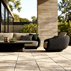 Ensemble de canapés d'extérieur modernes en corde tressée, structure en rotin foncé, coussins imperméables, table basse en bois massif, mobilier de salon de jardin - Product Image 1