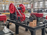 Concasseur à mâchoires mini portable le plus vendu pour la broyage de pierres, de minerai et de roches ; moteur diesel disponible sur demande.
