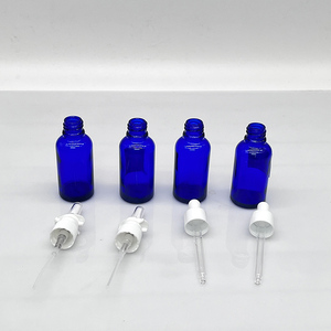 Botella de Aceite Esencial Azul de 30 ml Personalizada de Alta Calidad con Protección Ultravioleta y Atomizador Nasal para Aceites Esenciales y Perfumes - Product Image 4