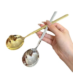 Cuillère ronde martelée en acier inoxydable 304, couleur unie, durable, pour usage domestique et en restaurant - Product Image 5