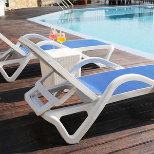 Venta al por mayor Camas de día de plástico al aire libre Poolside Sun Chaise Longue con reposabrazos - Product Image 3