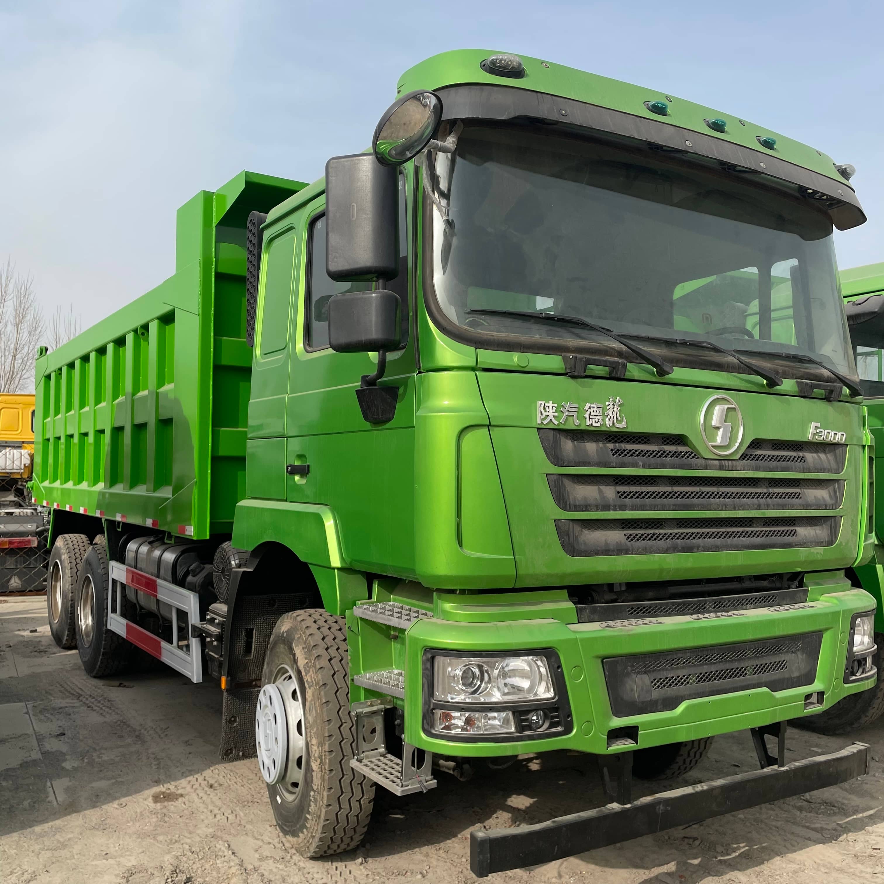 Китайский большегрузный грузовик Shacman F3000 6x4