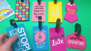 Etiquetas de Equipaje Personalizadas 2025, Hechas con PVC Ecológico y Suave, Diseños 3D, Personaliza Tu Propia Etiqueta de PVC Profesional - Product Image 2