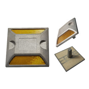 चिंतनशील प्लास्टिक रोड स्टड - Product Image 2