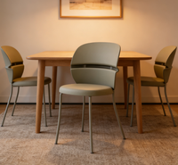 Chaise de salle à manger empilable en plastique PP durable, imperméable, de conception nouvelle 2026, fabriquée sur mesure