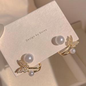 Nouvelles <span class=keywords><strong>Boucles</strong></span> <span class=keywords><strong>d</strong></span>'<span class=keywords><strong>Oreilles</strong></span> Élégantes en <span class=keywords><strong>Argent</strong></span> Plaqué Or avec Zircon, <span class=keywords><strong>Papillon</strong></span> et Perle, Bijoux pour Femmes - Product Image 1
