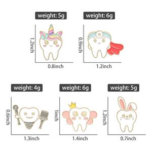 เข็มกลัดรูปกระต่ายน่ารัก ปี 2023 สำหรับทันตแพทย์ พยาบาล และคนรักสัตว์ - Product Image 5