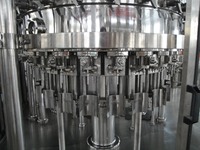 Usine de production d'eau potable en bouteille automatique de haute qualité / Ligne de remplissage d'eau en bouteille PET de 500 ml