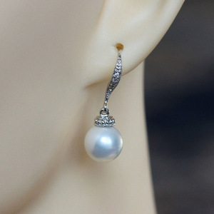 Orecchini Pendenti Effetto Perla per Donne, Accessori Moda Minimalisti ed Eleganti per Uso Quotidiano - Product Image 3