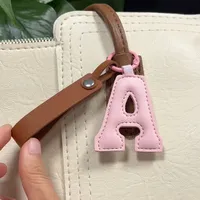 Lindo Llavero de Cuero Acolchado con Letra, Anillo para Llaves con Inicial Personalizada, Colgante con Nombre Personalizado para Regalo o Recuerdo