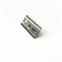 Accessoires d'usine écologiques et durables : Vis et pinces en aluminium pour panneaux muraux et de sol composites WPC, conception industrielle pour hôpitaux