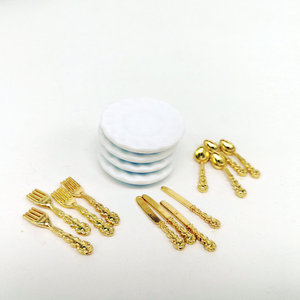 Mini-plat à gâteau en céramique miniature pour maison de poupée, assiette et couteau en métal, fourchette et cuillère (un ensemble = 4 assiettes + 4 couteaux, fourchettes, cuillères)) - Product Image 4