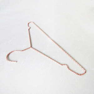 Percha de Metal Chapada en Oro Rosa de 400 mm para Exhibición de Ropa en Tiendas de Lujo - Product Image 2