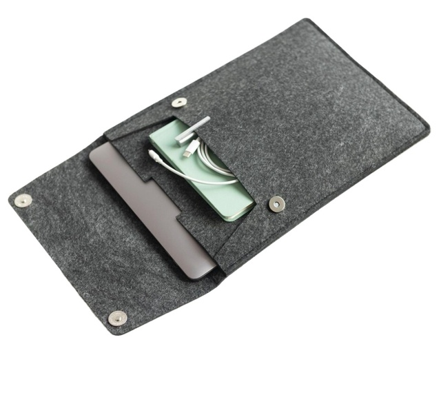 RECYCLED FELT LAPTOP SLEEVE 14 INCH in Black