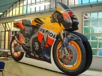 Décoration gonflable géante pour promotion de marque en extérieur : cycliste, motard, moto, vélo