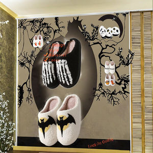 Chaussons <span class=keywords><strong>d</strong></span>'hiver doux et chauds en coton avec semelle extérieure en TPR antidérapante, respirants, design arc-en-ciel duveteux avec motifs yeux maléfiques, araignée, chauve-souris et polaire - Product Image 3