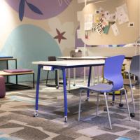 Bureau d'étude pliable au design moderne Tables de réunion modulaires Table de formation avec roues Table de formation pliable