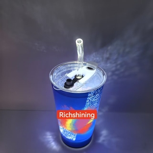 Vasos LED Intermitentes Promocionales RICHSHINING en Existencia, Vaso Activado por Agua Líquida, Vaso LED con Sensor de Agua de 14 oz para Bar - Product Image 6