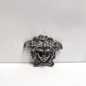 Boucle décorative en plastique, motif visage de reine, dorée, petite taille, fixation murale non amovible, accessoire de mobilier - Product Image 2