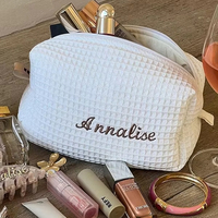Pochette de maquillage gaufrée personnalisée en gros, trousse de toilette de voyage étanche, sac d'emballage cosmétique transparent à fermeture éclair pour mariée