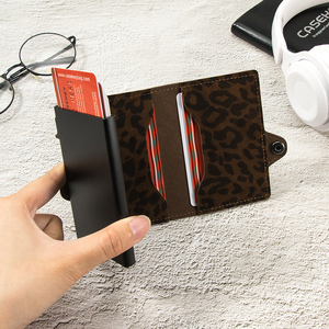 Porte-cartes intelligent en cuir minimaliste Casekey Slim à imprimé léopard, porte-cartes anti-vol, portefeuille automatique pour hommes et femmes - Product Image 4