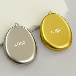 Miroir de maquillage compact doré avec logo personnalisé, style moderne, artisanat métallique portable, pliable, en alliage de zinc moulé sous pression - Product Image 1