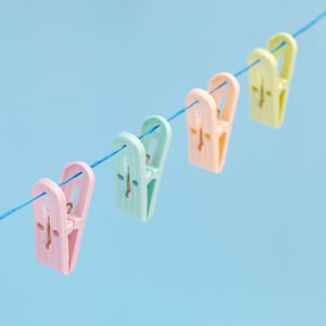 EVERSMILY Lot de 16 pinces <span class=keywords><strong>à</strong></span> <span class=keywords><strong>linge</strong></span> en plastique robuste et coloré de haute qualité pour séchage <span class=keywords><strong>à</strong></span> l'air libre - Product Image 6